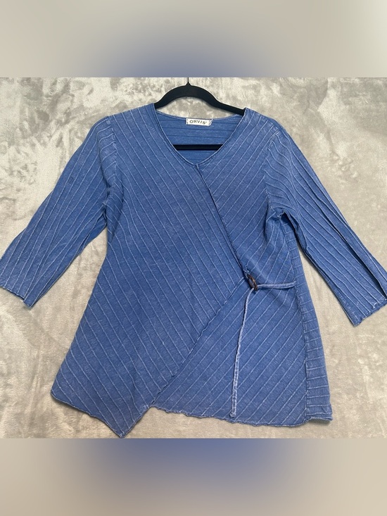 Orvis Tops - Orvis VTG 3/4 Sleeve Blouse Top Women’s Small Blue Textured Asymmetrical